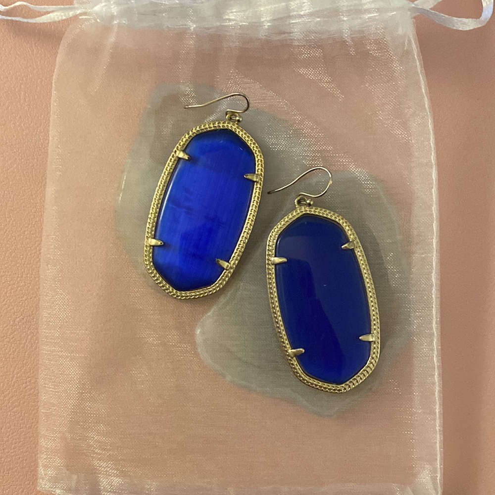 Kendra Scott Danielle Gold Statement Earrings in Cobalt Cat’s Eye